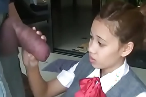 Asian schoolgirl opens around not far from suck giving blarney