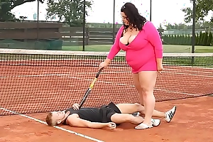 Obese woman facesits on won't hear of trainer within reach hammer away fuck-off court