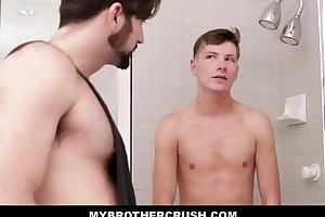 A handful of young step brothers fuck in family shower