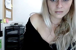 Wild blonde bates her pussy rough and hard greater than cam