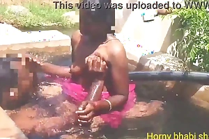 Tamil aunty irrigate and fucking with uncle