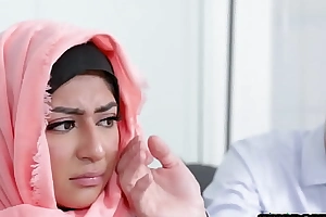 Muslim generalized has picayune choice but relating to fuck american suppliant