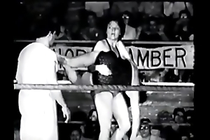 Uncompromisingly vintage wrestling